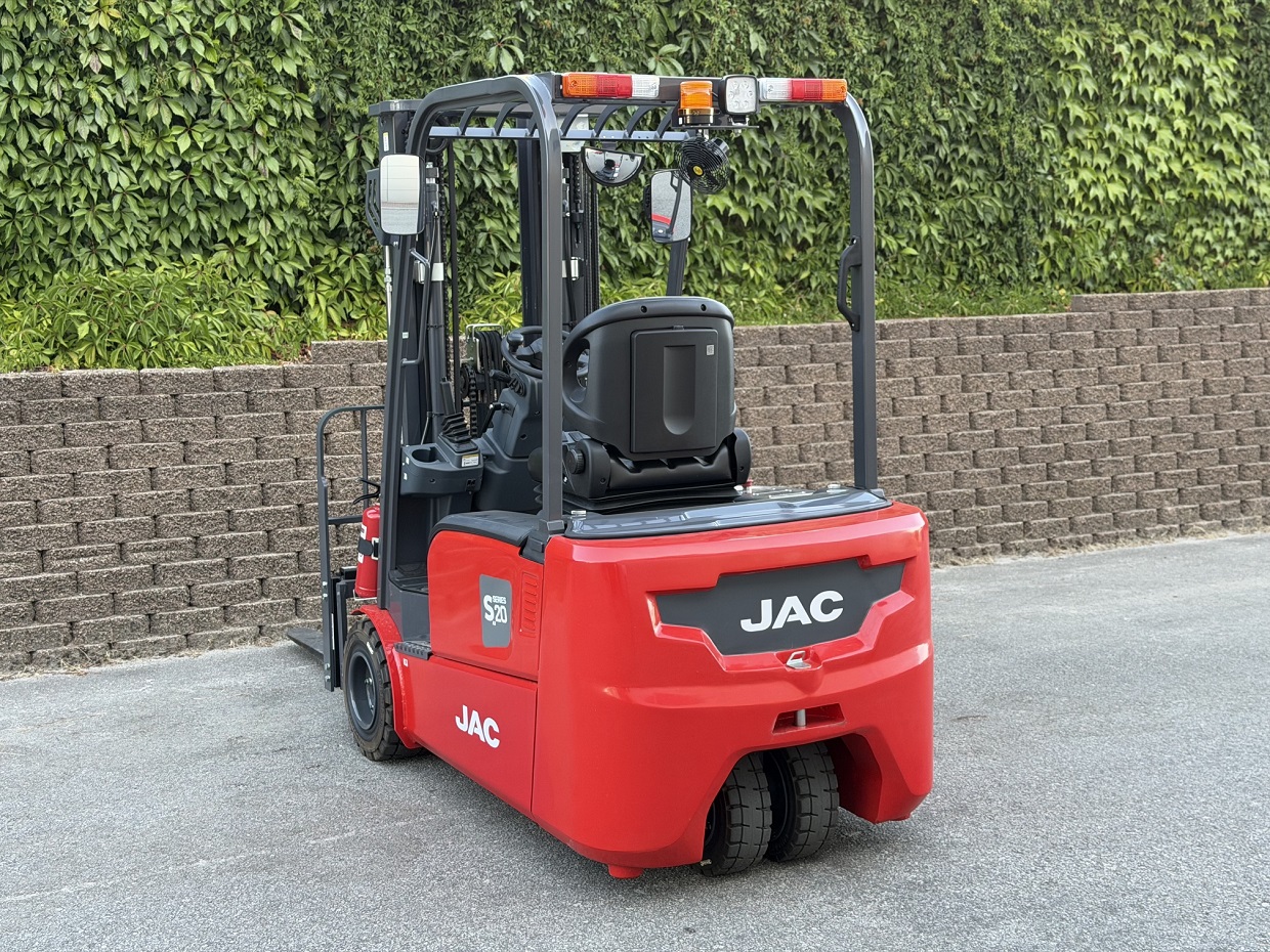 JAC Empilhador Elétrico CPD 20 SA3 3 Rodas - Image 2