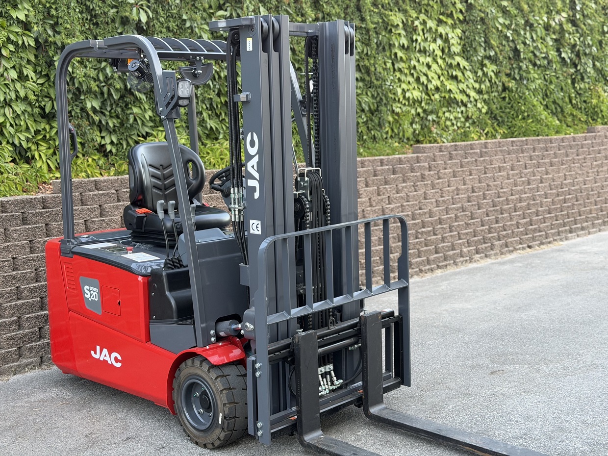JAC Empilhador Elétrico CPD 20 SA3 3 Rodas - Image 7