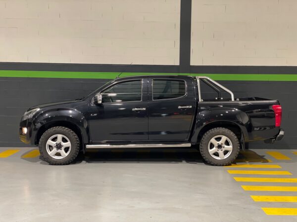 Isuzu D-Max 2.5 TD TwinTurbo 4WD 3L - Image 5