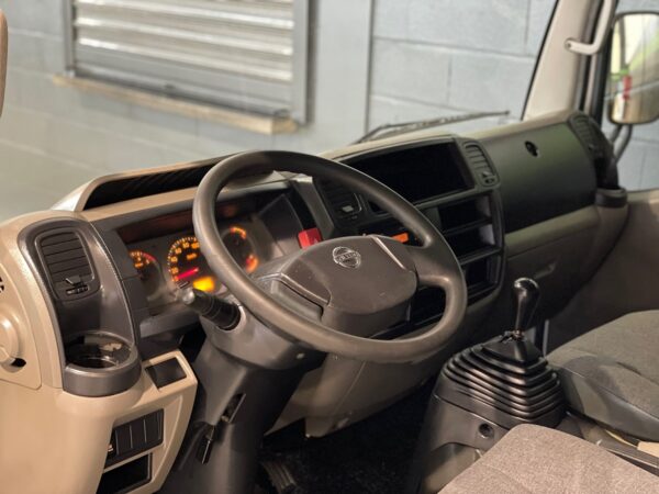 Nissan Cabstar 35.13 Cabine Tripla 9L - Image 10