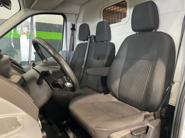 Ford Transit 2.2 TDCi L3H3 3L - Image 26