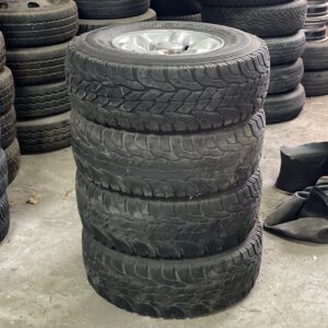 Jantes / Pneus Mitsubishi 31x10.50 R15