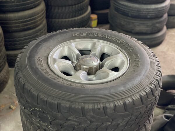 Jantes / Pneus Mitsubishi 31x10.50 R15 - Image 2