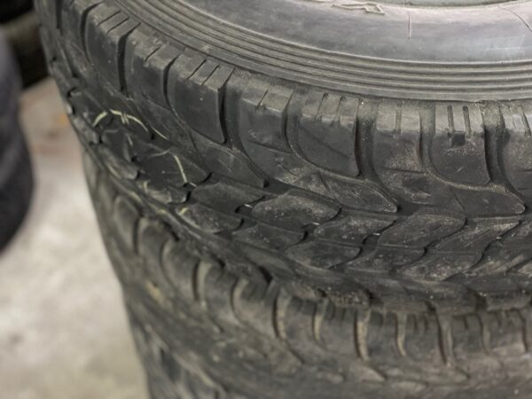 Jantes / Pneus Mitsubishi 31x10.50 R15 - Image 3