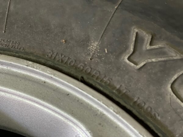 Jantes / Pneus Mitsubishi 31x10.50 R15 - Image 6