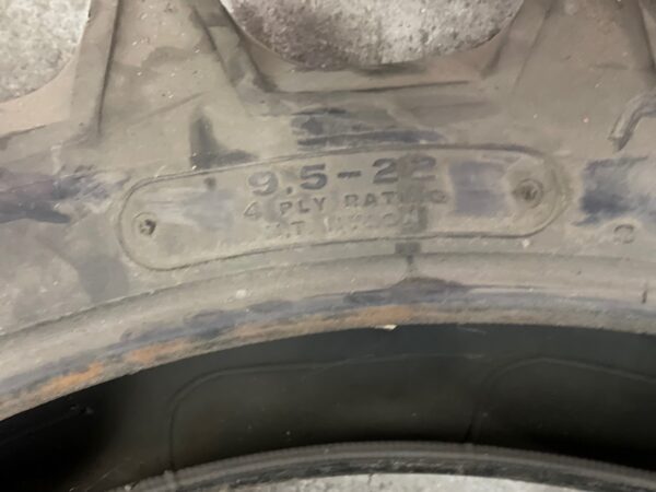 Pneu Bridgestone 9.5-22 - Image 3