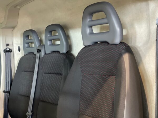 Peugeot Boxer 2.2 BlueHDi 120HP L1H1 3L - Image 18