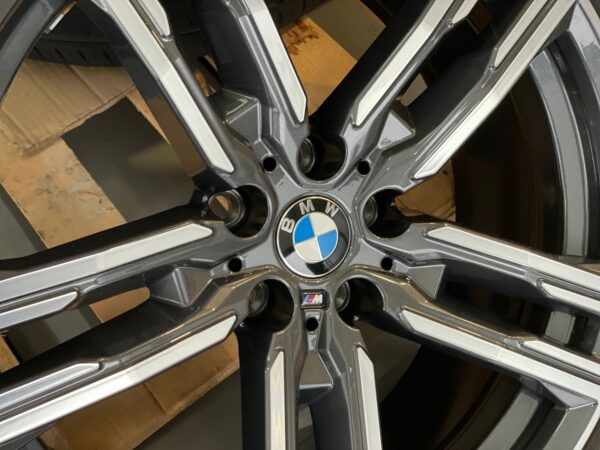 Jantes Originais e Pneus BMW Série 8 - Image 8
