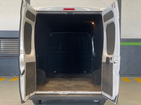 Peugeot Boxer 2.2 BlueHDi 165HP L4H2 3L - Image 7