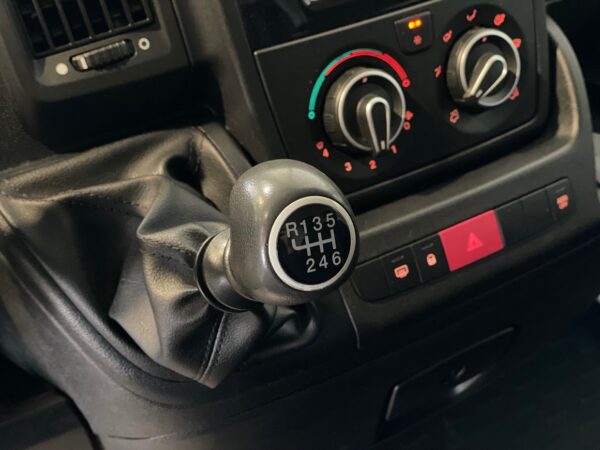 Peugeot Boxer 2.2 BlueHDi 165HP L4H2 3L - Image 13
