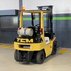 Empilhador TCM FHG 25