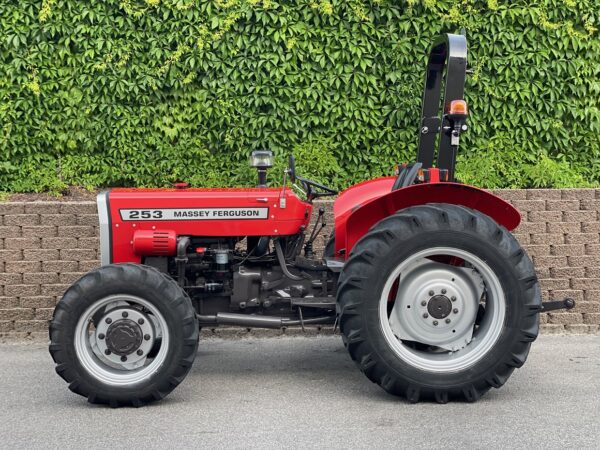 Massey Fergunson 253 4RM - Image 20
