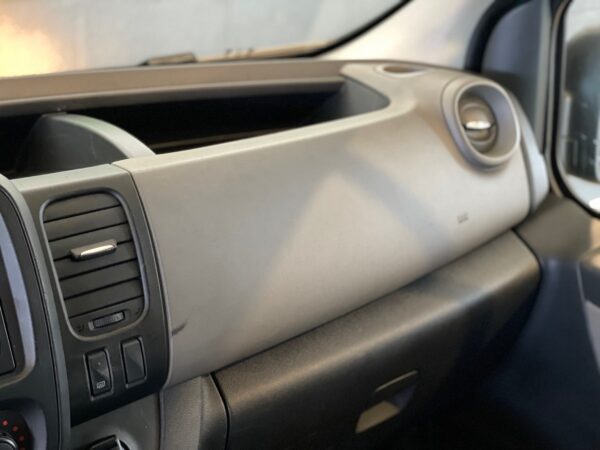 Renault Trafic 1.6 DCi 125HP 3L - Image 14