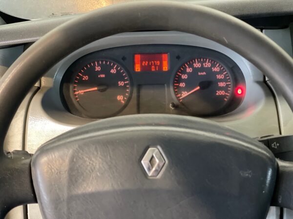 Renault Trafic 1.9 DCi 100 6L - Image 8