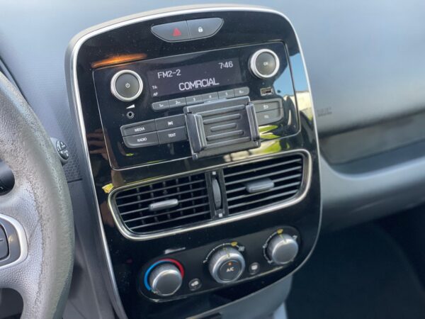 Renault Clio 1.5 DCi Comercial 2L - Image 9