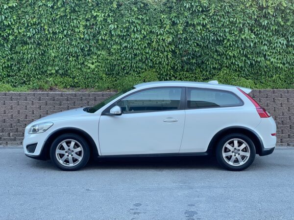 Volvo C30 1.6 D - Image 19