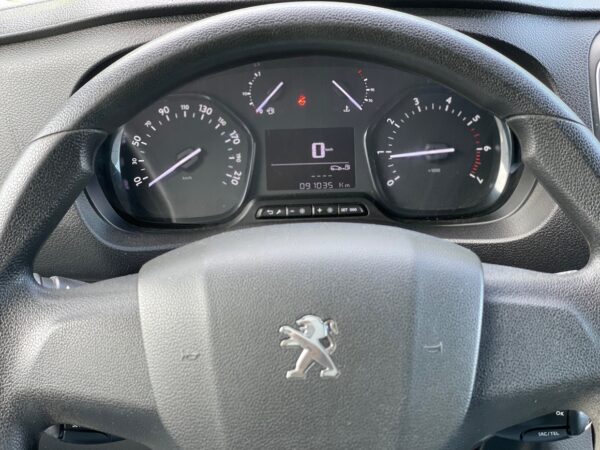 Peugeot Expert 1.5 BlueHDi 120HP 3L - Image 8