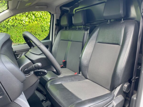 Peugeot Expert 1.5 BlueHDi 120HP 3L - Image 14