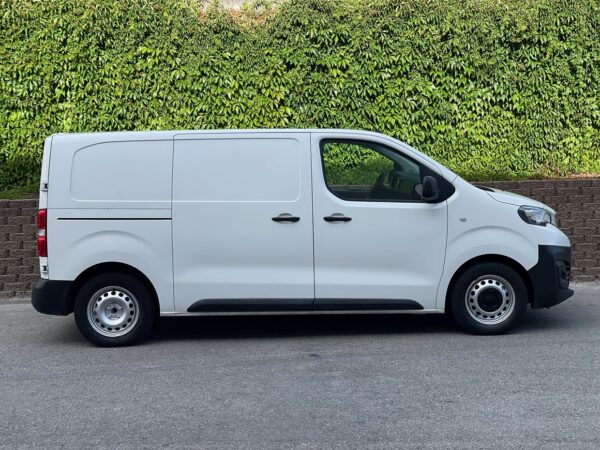 Peugeot Expert 1.5 BlueHDi 120HP 3L - Image 15
