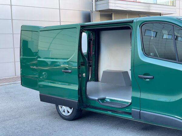 Renault Trafic 1.6 DCi 125HP 3L - Image 8