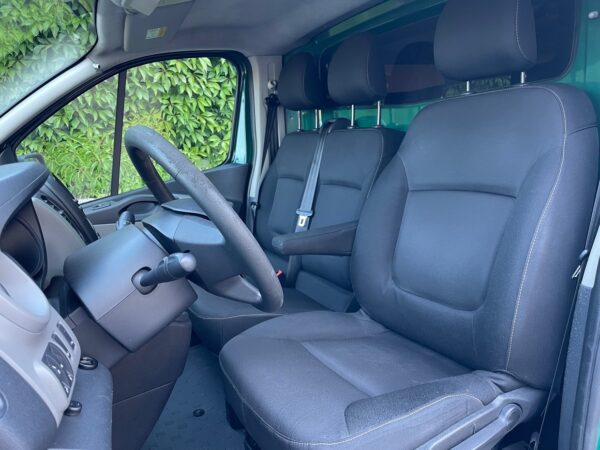 Renault Trafic 1.6 DCi 125HP 3L - Image 17