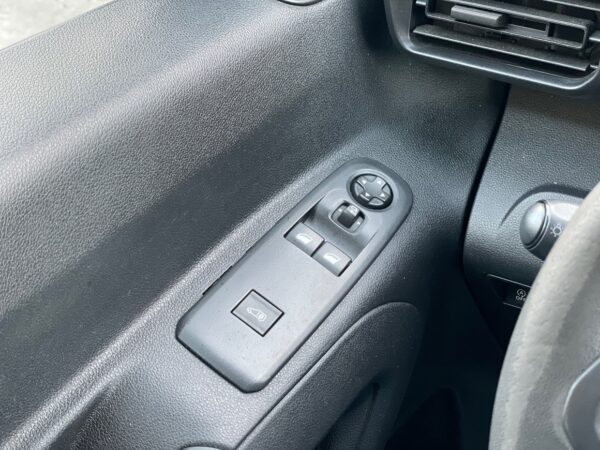 Peugeot Partner 1.5 BlueHDi 100HP L2 3L - Image 15