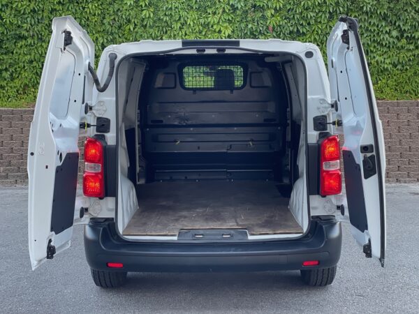 Toyota Proace 1.5 D-4D 120HP 3L - Image 8