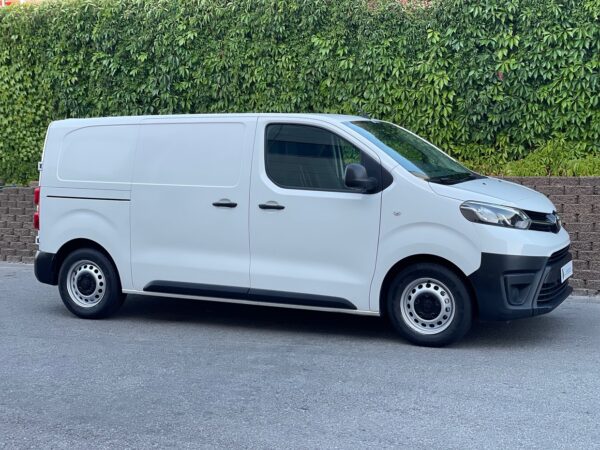 Toyota Proace 1.5 D-4D 120HP 3L - Image 22