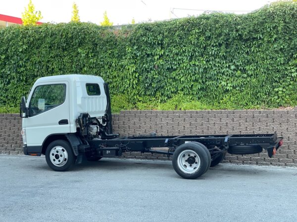 Mitsubishi Canter 3S13 - Image 15