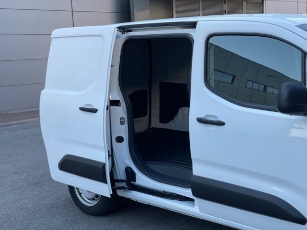 Toyota ProaceCity 1.5 D-4D 100HP 3L - Image 9