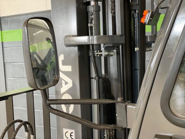 JAC Empilhador Diesel CPCD 25 Triplex Cabine - Image 19