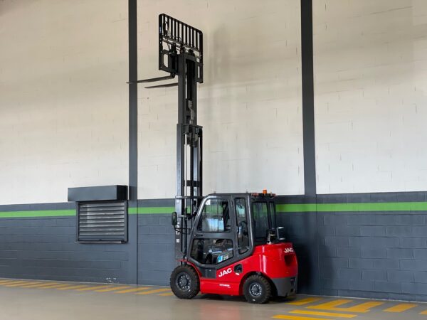 JAC Empilhador Diesel CPCD 25 Triplex Cabine - Image 20