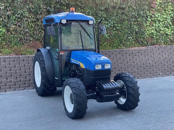 New Holland TN95FA 4RM Cabine AC - Image 2