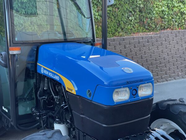 New Holland TN95FA 4RM Cabine AC - Image 3