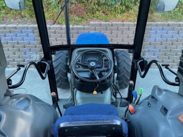 New Holland TN95FA 4RM Cabine AC - Image 8