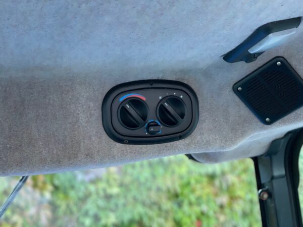 New Holland TN95FA 4RM Cabine AC - Image 14