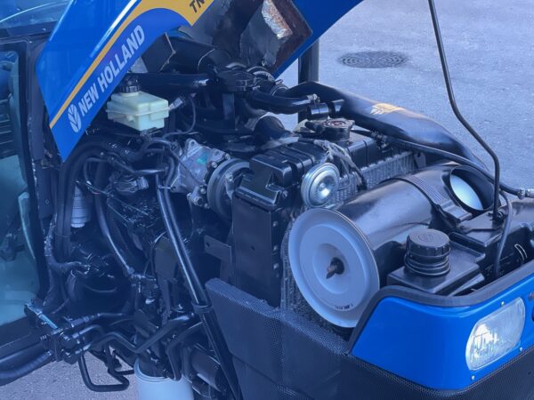 New Holland TN95FA 4RM Cabine AC - Image 25