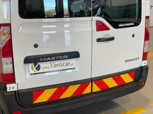 Renault Master 2.3 DCi 165HP MiniBus 17L - Image 7