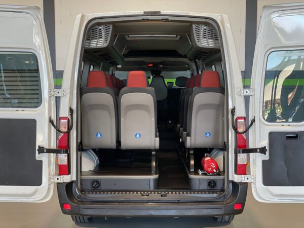 Renault Master 2.3 DCi 165HP MiniBus 17L - Image 8