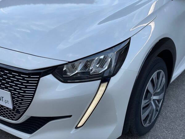 Peugeot e-208 50 kWh Eletric Active - Image 5