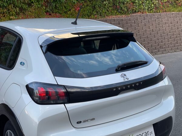 Peugeot e-208 50 kWh Eletric Active - Image 9
