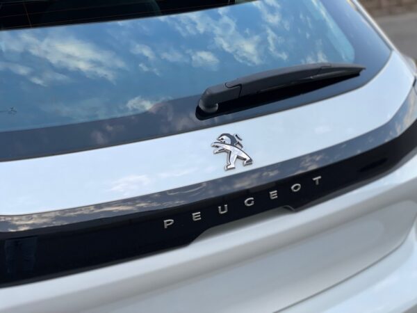 Peugeot e-208 50 kWh Eletric Active - Image 10