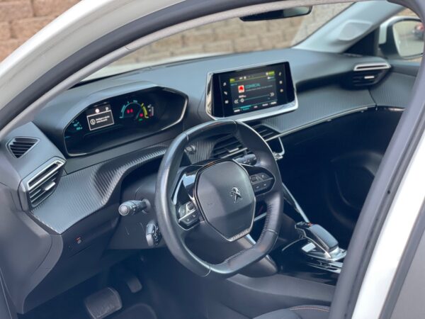 Peugeot e-208 50 kWh Eletric Active - Image 13