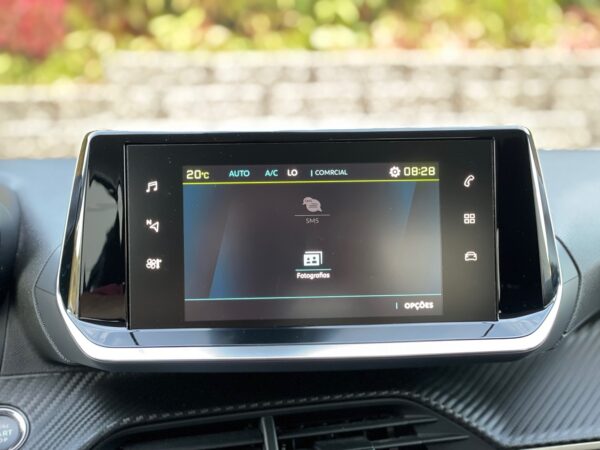 Peugeot e-208 50 kWh Eletric Active - Image 20
