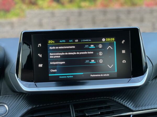 Peugeot e-208 50 kWh Eletric Active - Image 21