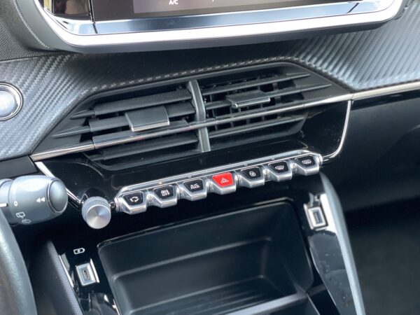 Peugeot e-208 50 kWh Eletric Active - Image 22