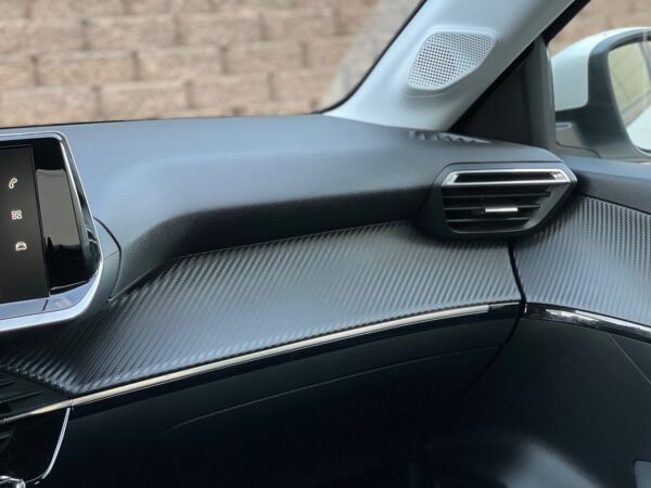 Peugeot e-208 50 kWh Eletric Active - Image 24