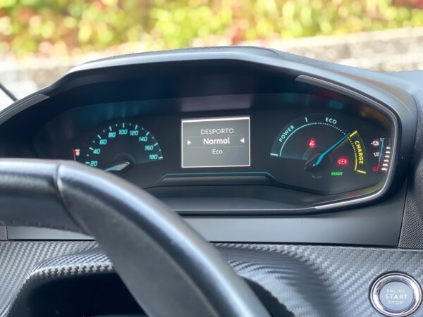 Peugeot e-208 50 kWh Eletric Active - Image 26