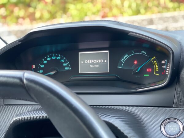 Peugeot e-208 50 kWh Eletric Active - Image 27