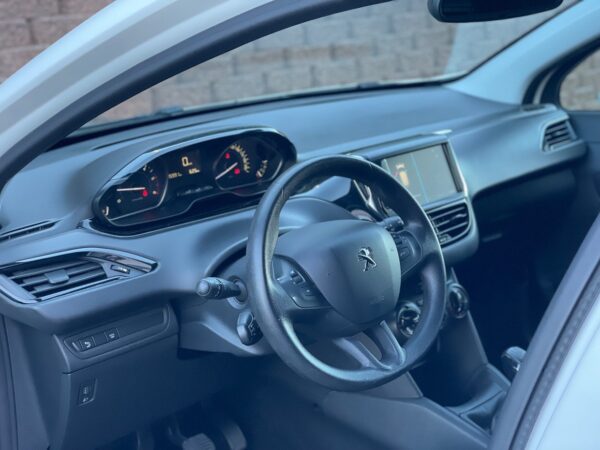 Peugeot 208 1.5 BlueHDi Comercial 2L - Image 8